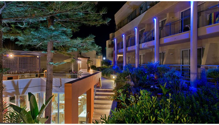 Minos Hotel , Крит